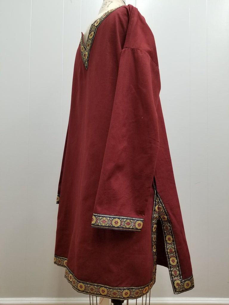 1450 - Long Sleeve Medieval Tunic (black, red, green)