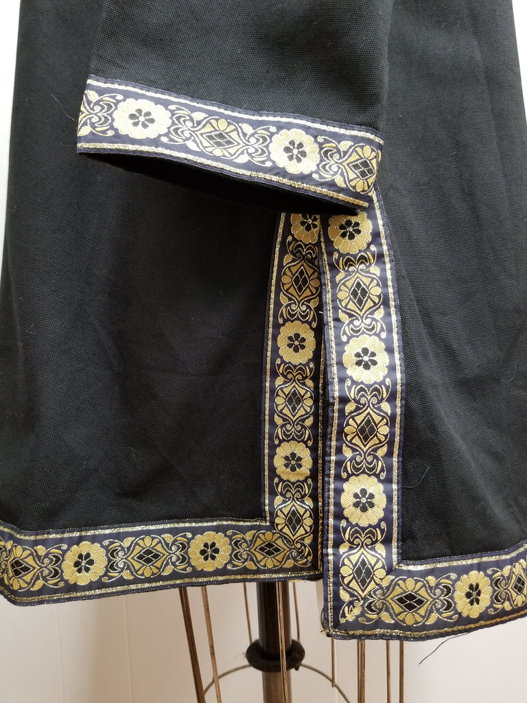 1450 - Long Sleeve Medieval Tunic (black, red, green)